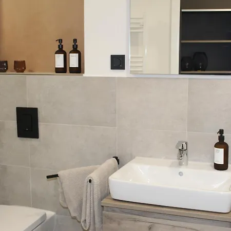 Exklusives Wohnen Im Historischen Wasserturm Dem Highlight Von We321 デーリッチュ